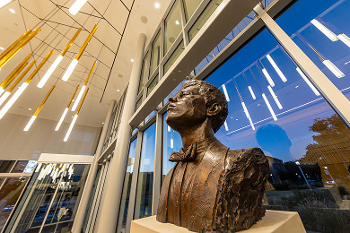Van Cliburn bronze bust statue